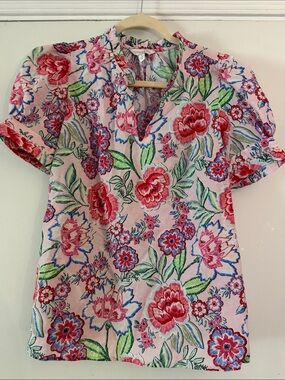 crown & ivy Pink Floral V-Neck Short Sleeve Blouse